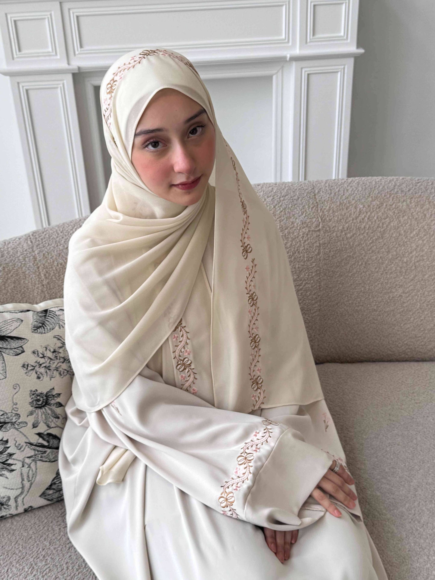 Sakura Abaya - Cream